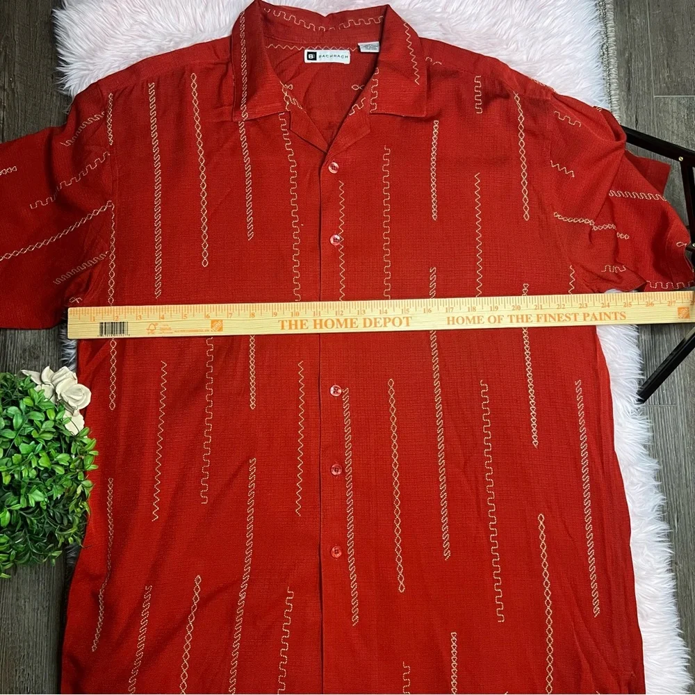 Bachrach 100% Silk Red Tan‎ Zig Zag Embroidery Short Sleeve Button Up Shirt Sz L